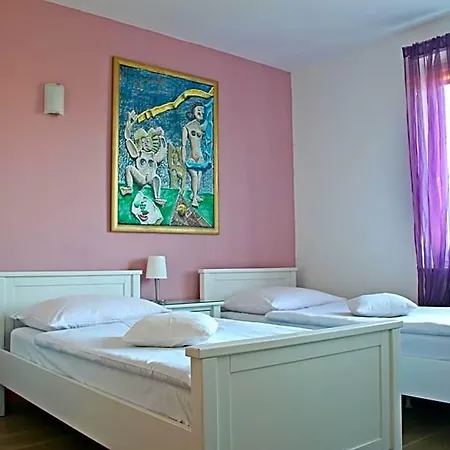 B&B Sloneczny Dom I Na Wynajem 웨바