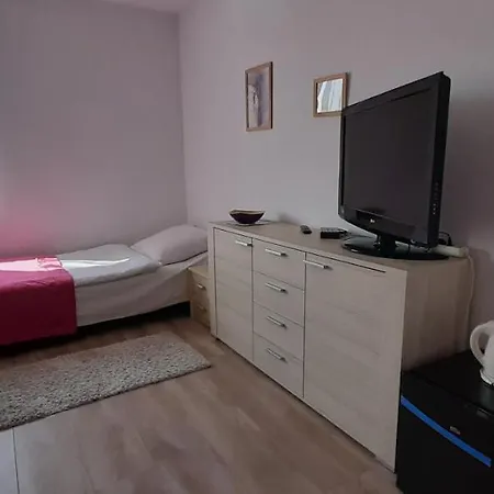 B&B Sloneczny Dom I Na Wynajem 웨바