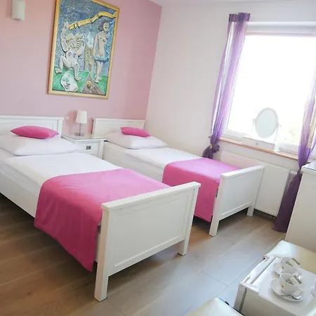 Sloneczny Dom I Na Wynajem 3* 웨바